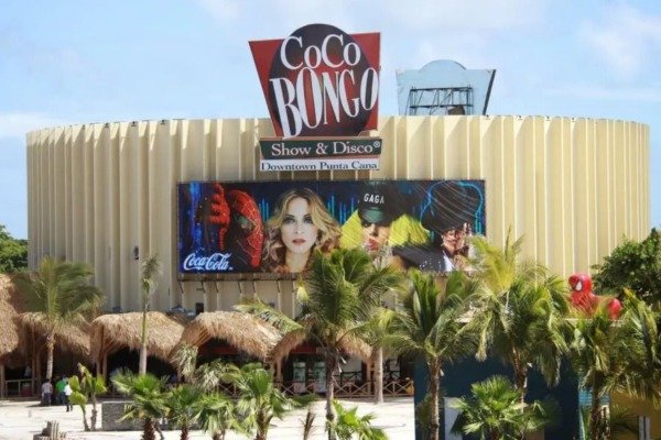 Coco Bongo — Front Row (VIP)